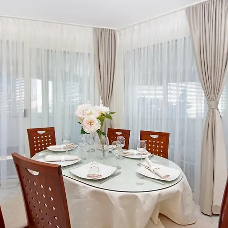 Avantgarde Suites *