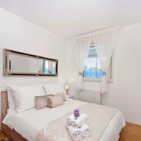 Avantgarde Suites Apartamento *